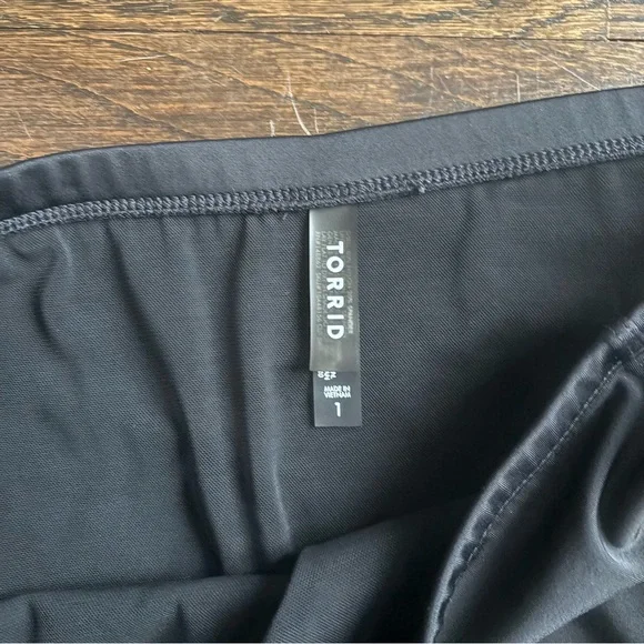 Torrid High-Rise Lattice-Side Swim Bottom Size 1 - Picture 5 of 6